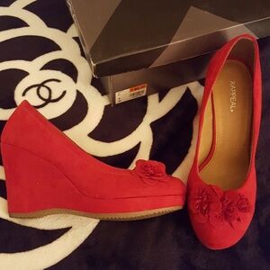 NEEDS REPAIR SOLE Faux suede tomato red wedge heels shoes